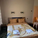 维拉玛提41号酒店 招待所 瓦爾納