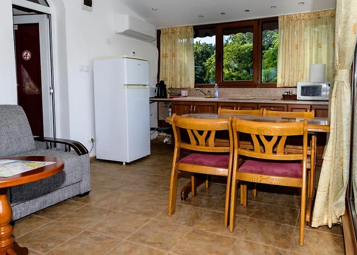 Къща за гости Saltanat 41